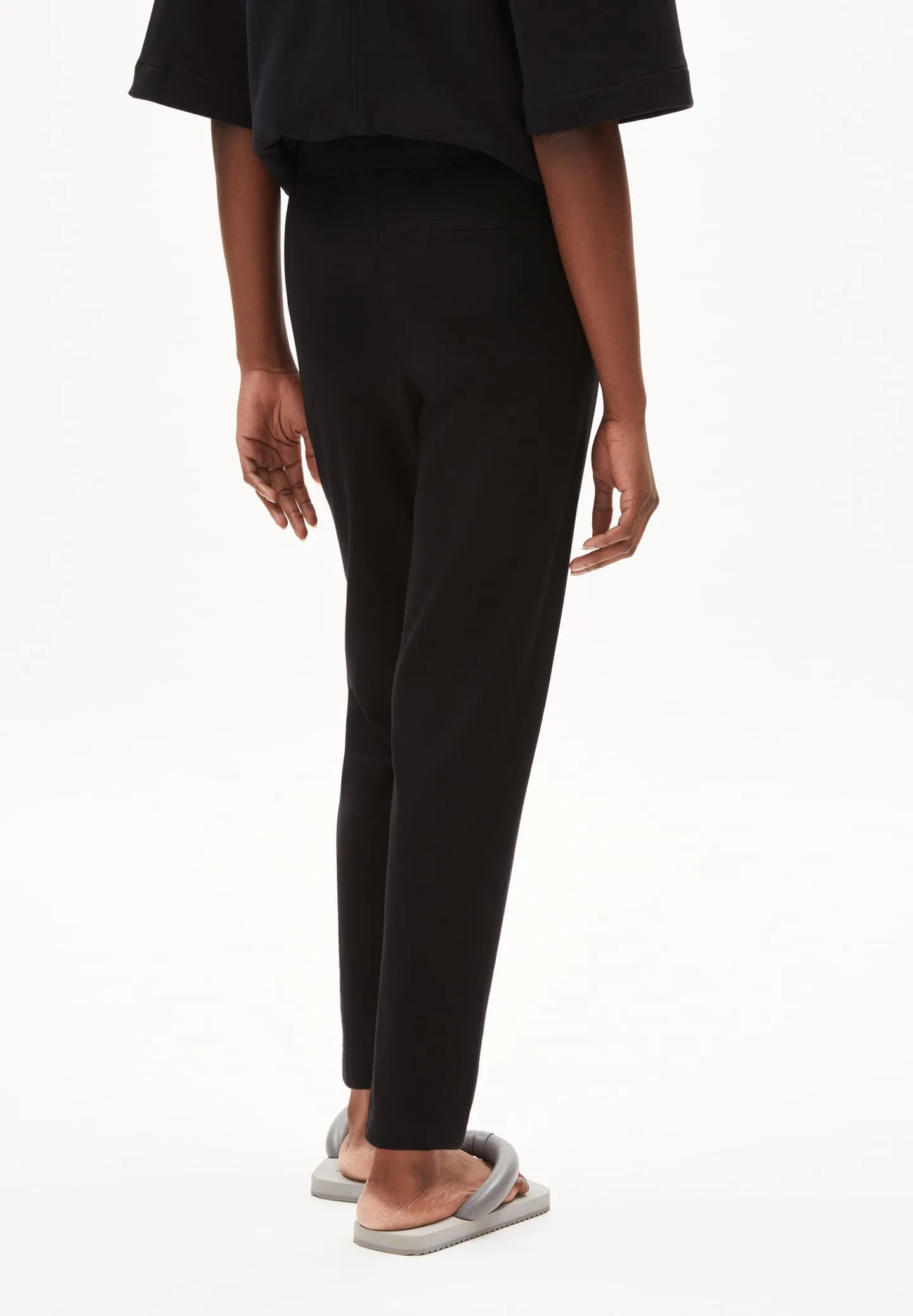 Magdaalena Pant in Black